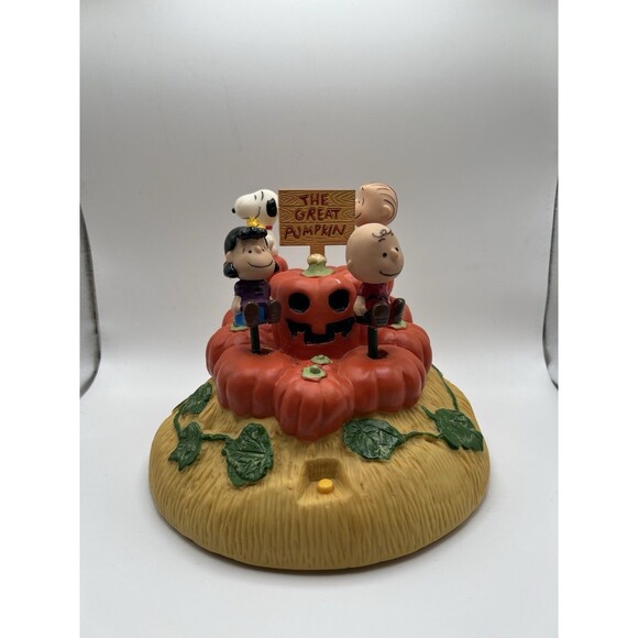 Dancing Peanuts Gang - Linus & Lucy - Halloween - Dancing Pumpkin - Picture 1 of 6